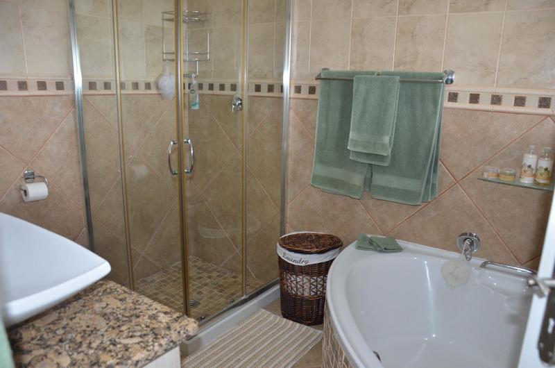4 Bedroom Property for Sale in Hartenbos Heuwels Western Cape